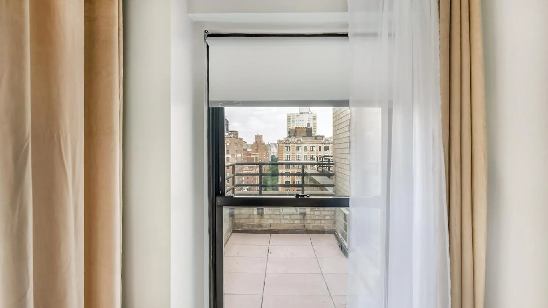 73-1503 Newly Reno Studio Uws Doorman Gym Laundry New York